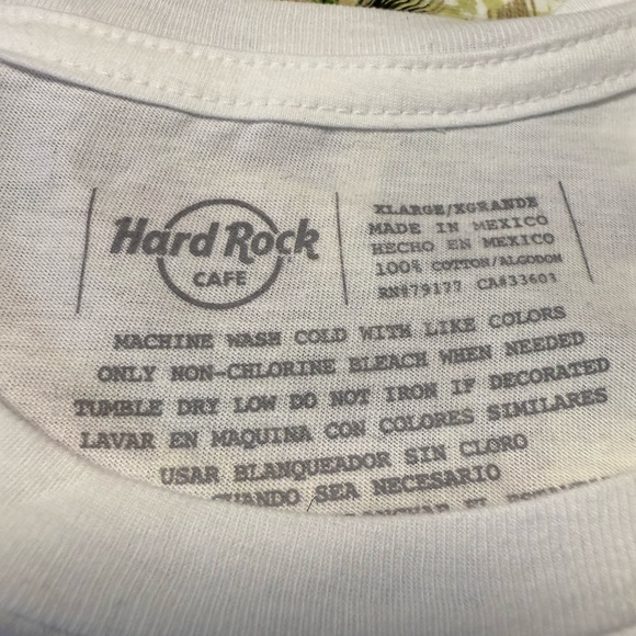 Hard Rock Cafe Santo Domingo White Tee with Guitar Graphic - Picture 5 of 8